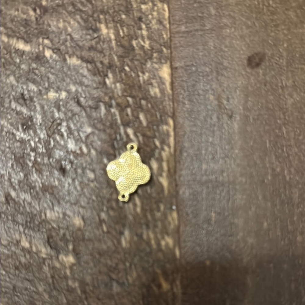 Black and Gold Clover Pendant GOLD FILLED - Picture 2 of 4